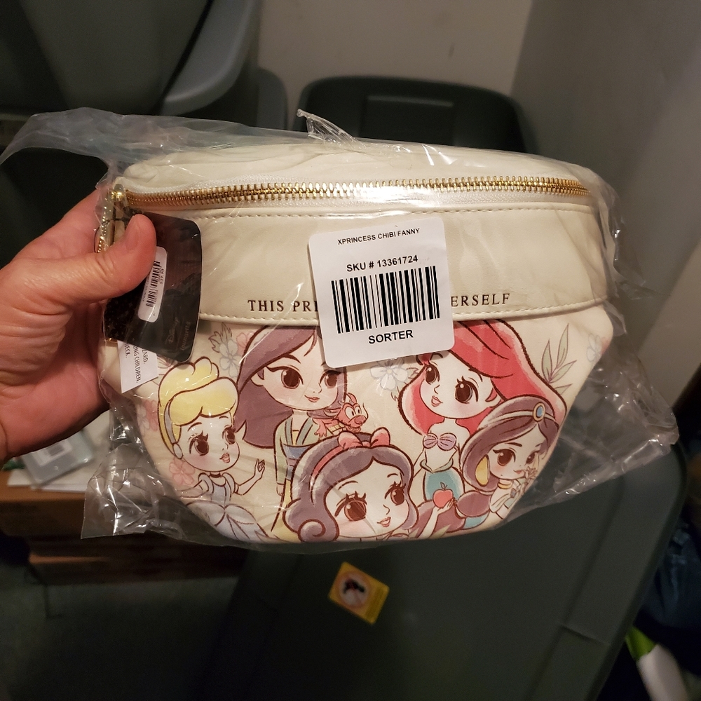 LOUNGEFLY DISNEY PRINCESSES FANNY PACK